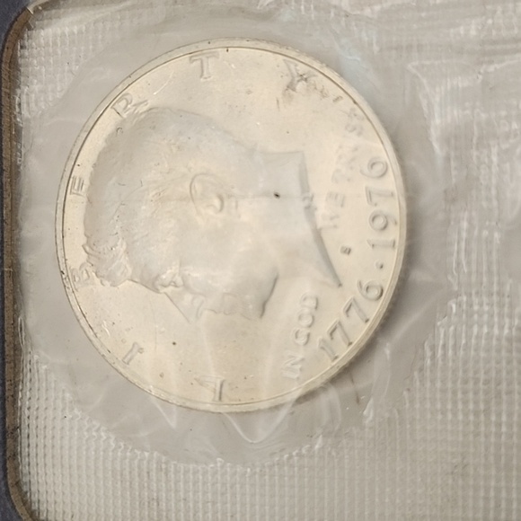 United States Bicentennial Silver Uncirculated Set 1776-1976 - Picture 17 of 17